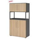 Mobile archivio FlexWall in grafite e rovere con due sezioni a porta e un ripiano centrale aperto di hjh OFFICE PRO