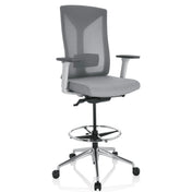 Sedia da banco HALIFAX WORK grigia con schienale in rete, poggiapiedi e base a stella con ruote di hjh OFFICE