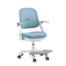 Sedia girevole per bambini Kiddy Smart Step in blu con struttura bianca e poggiapiedi integrato di hjh OFFICE