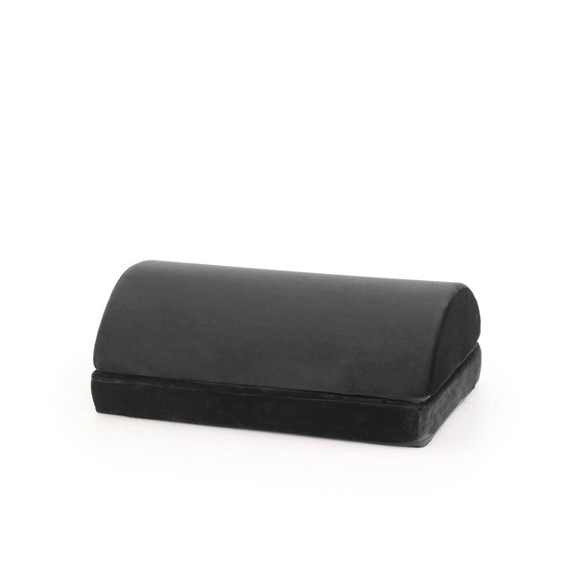 Poggiapiedi nero Podi Velvet 1 con una superficie imbottita semicircolare di hjh OFFICE