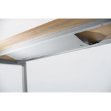 Passacavi orizzontale RKW S in colore argento sotto un pannello in legno di hjh OFFICE PRO