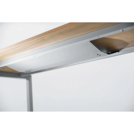 Passacavi orizzontale RKW S in colore argento sotto un pannello in legno di hjh OFFICE PRO