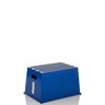 Sgabello TIO-E1 blu con strisce antiscivolo sulla superficie e maniglia laterale di hjh OFFICE