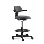 Sedia da lavoro TOP WORK 40 grigio scuro con braccioli, poggiapiedi e base a stella con ruote di hjh OFFICE