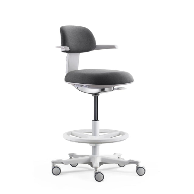 Sedia da lavoro TOP WORK 40 W con rivestimento grigio scuro, struttura bianca e poggiapiedi su ruote di hjh OFFICE