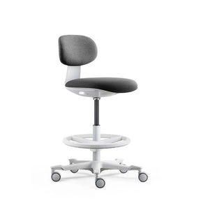 Sedia da lavoro WORK MF2 W in grigio scuro con base a stella e poggiapiedi bianchi di hjh OFFICE