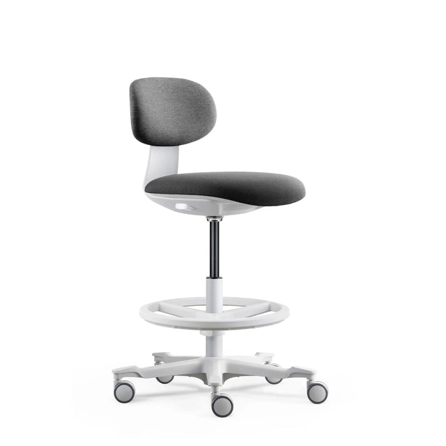 Sedia da lavoro WORK MF2 W in grigio scuro con base a stella e poggiapiedi bianchi di hjh OFFICE